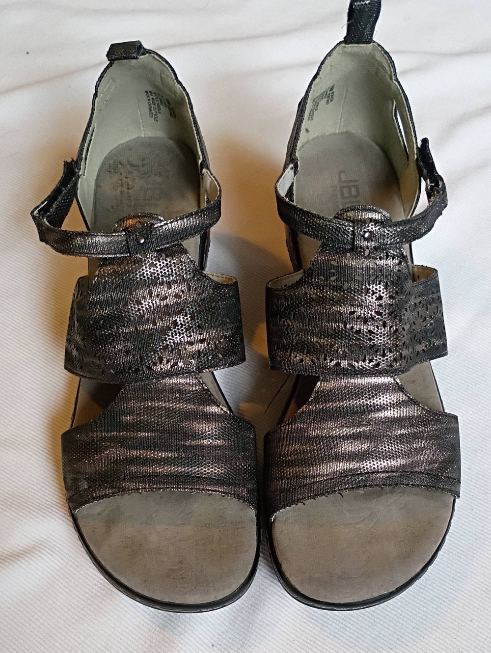 JBU By Jambu Bonita Metallic Wedge